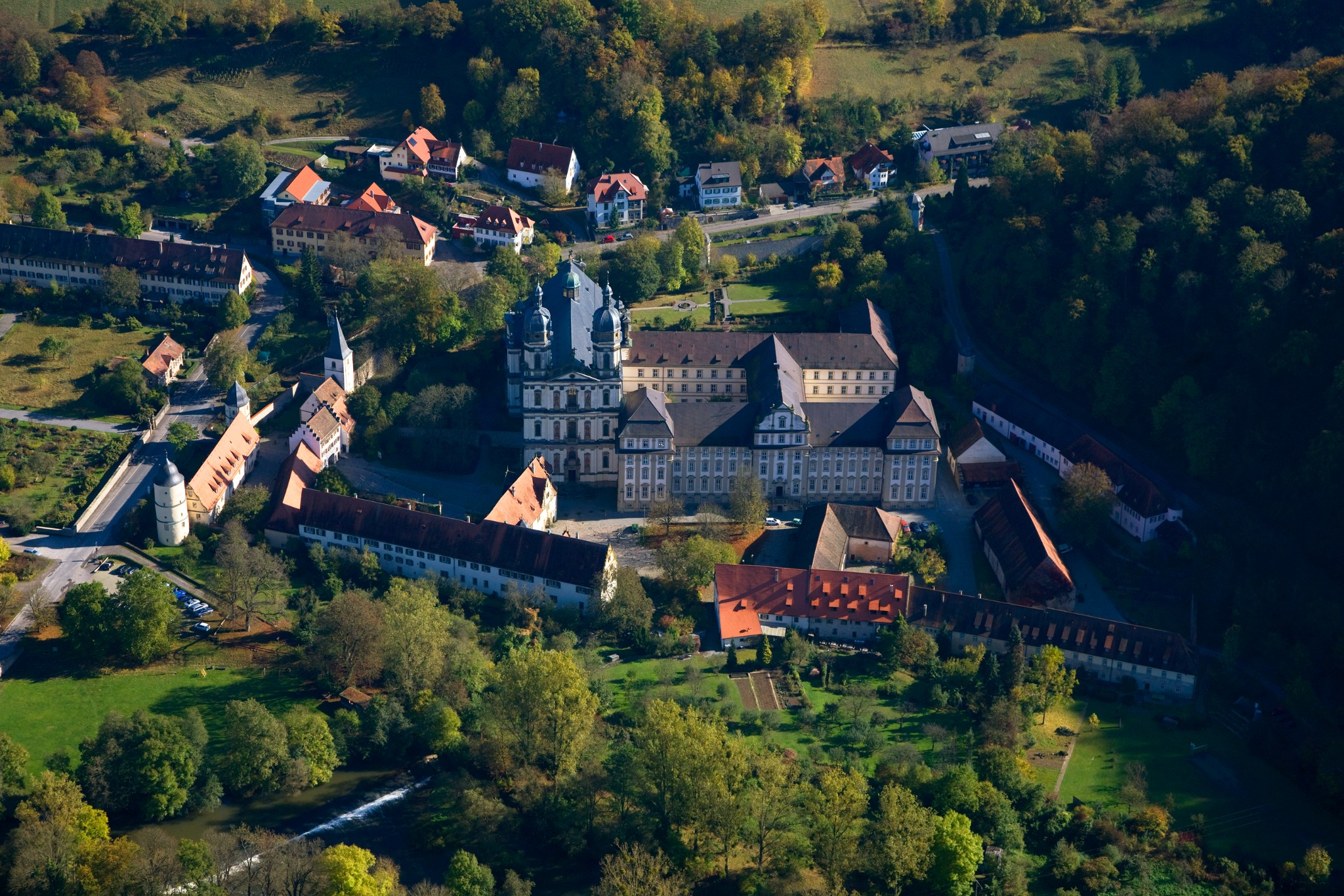 Luftaufnahme des Klosters Schöntal im Jagsttal
